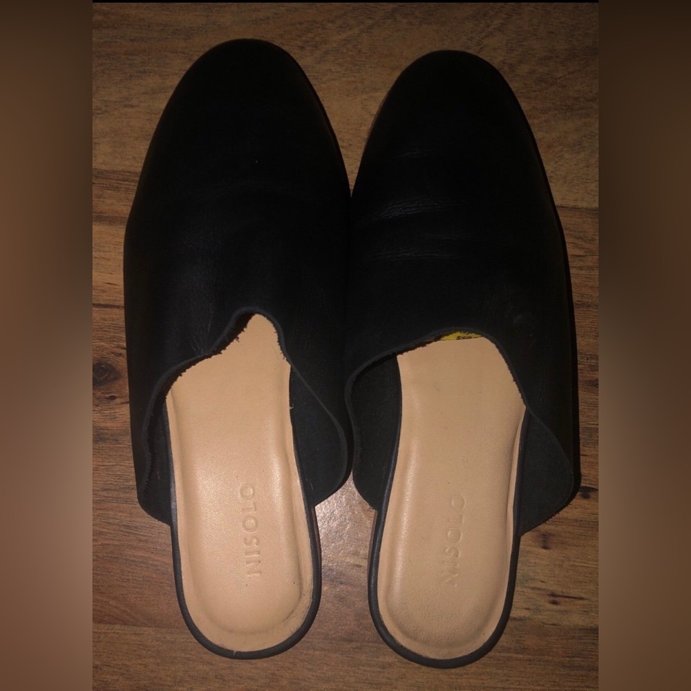 Nisolo black mules